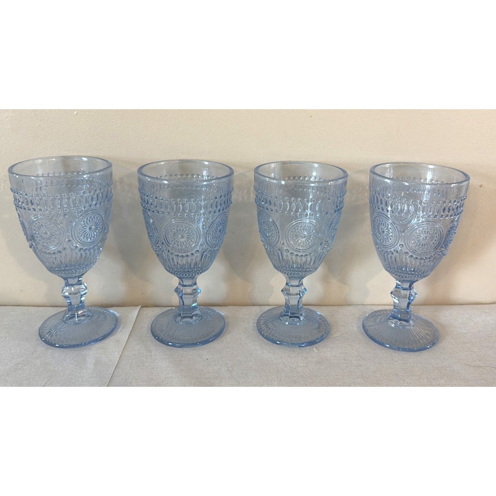 Set of 4 - Beautiful Light Blue Stemmed Wine/Water Goblets w/Medallion Design